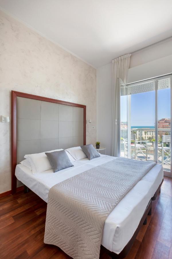 Hotel Imperiale Cattolica Exterior foto