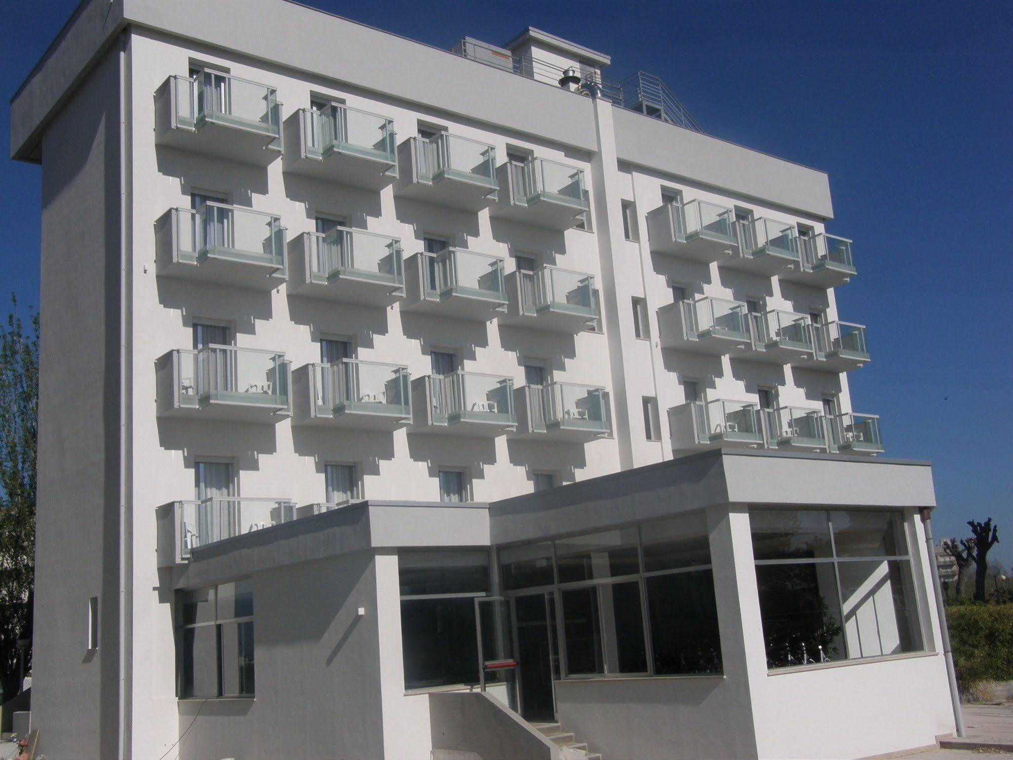 Hotel Imperiale Cattolica Exterior foto